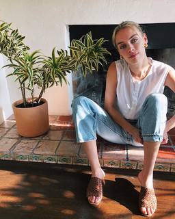 Rachel Skarsten feet photo 16