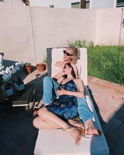 Rachel Skarsten feet photo 16