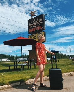 Rachel Skarsten feet photo 15