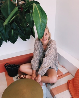 Rachel Skarsten feet photo 14