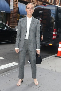 Rachel Skarsten feet photo 5