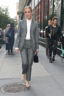 Rachel Skarsten feet photo 4