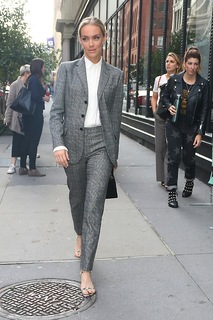 Rachel Skarsten feet photo 20