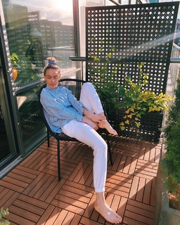 Rachel Skarsten feet photo 12