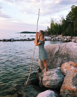 Rachel Skarsten feet photo 8
