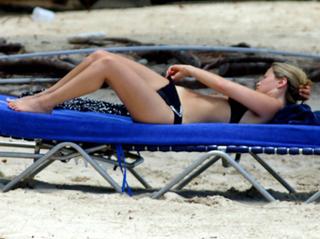 Rachel Stevens feet photo thumbnail