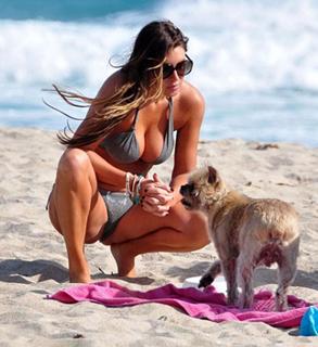 Rachel Uchitel feet photo 8