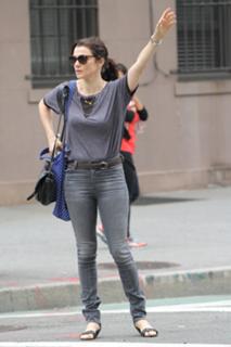 Rachel Weisz feet photo thumbnail