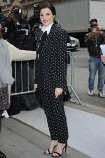 Rachel Weisz feet photo thumbnail