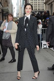 Rachel Weisz feet photo thumbnail