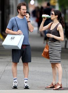 Rachel Weisz feet photo thumbnail