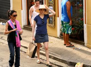 Rachel Weisz feet photo thumbnail