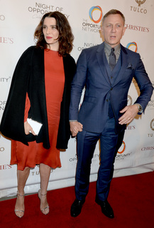 Rachel Weisz feet photo thumbnail