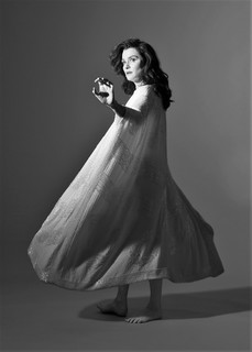 Rachel Weisz feet photo thumbnail
