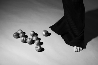 Rachel Weisz feet photo thumbnail
