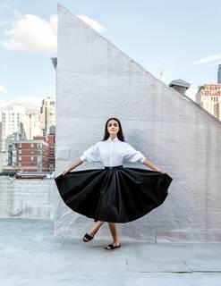 Rachel Zegler feet photo thumbnail