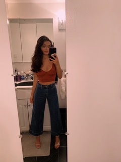Rachel Zegler feet photo thumbnail