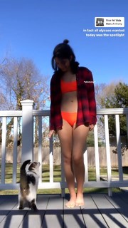 Rachel Zegler feet photo thumbnail