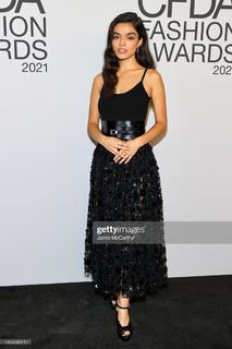 Rachel Zegler feet photo thumbnail