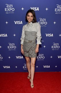 Rachel Zegler feet photo thumbnail