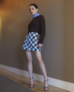 Rachel Zegler feet photo thumbnail