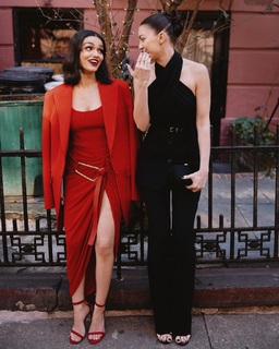 Rachel Zegler feet photo thumbnail