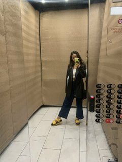 Rachel Zegler feet photo thumbnail