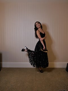 Rachel Zegler feet photo thumbnail