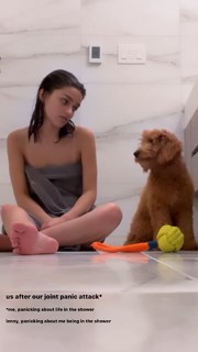 Rachel Zegler feet photo thumbnail