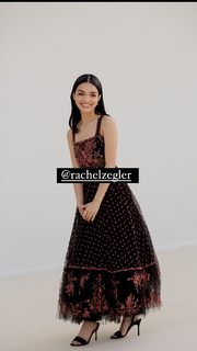 Rachel Zegler feet photo thumbnail