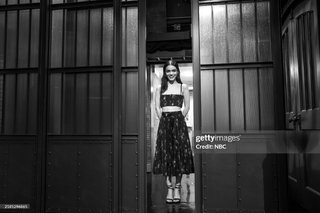 Rachel Zegler feet photo thumbnail