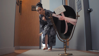 Rachel Zegler feet photo thumbnail