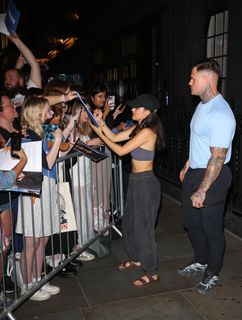 Rachel Zegler feet photo thumbnail