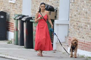 Rachel Zegler feet photo thumbnail