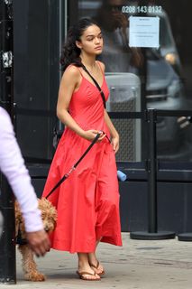 Rachel Zegler feet photo thumbnail