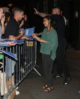 Rachel Zegler feet photo thumbnail