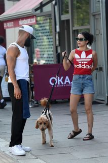 Rachel Zegler feet photo thumbnail