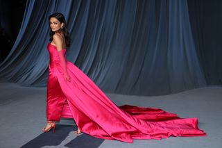 Rachel Zegler feet photo thumbnail