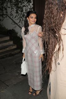 Rachel Zegler feet photo thumbnail