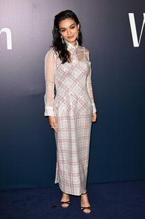 Rachel Zegler feet photo thumbnail