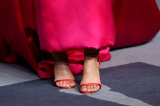 Rachel Zegler feet photo thumbnail