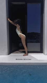 Rachel Zegler feet photo 3