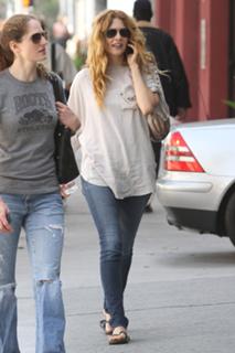 Rachelle Lefevre feet photo thumbnail