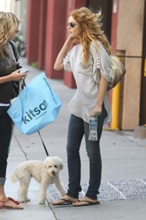 Rachelle Lefevre feet photo thumbnail