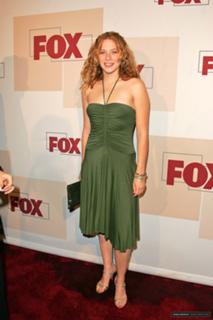 Rachelle Lefevre feet photo thumbnail