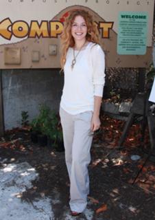 Rachelle Lefevre feet photo thumbnail