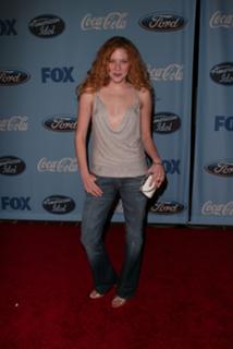 Rachelle Lefevre feet photo thumbnail
