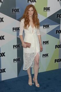 Rachelle Lefevre feet photo thumbnail