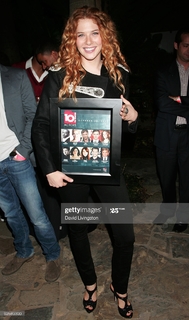 Rachelle Lefevre feet photo thumbnail