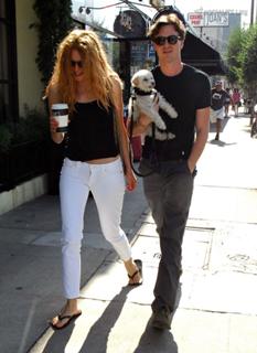 Rachelle Lefevre feet photo thumbnail